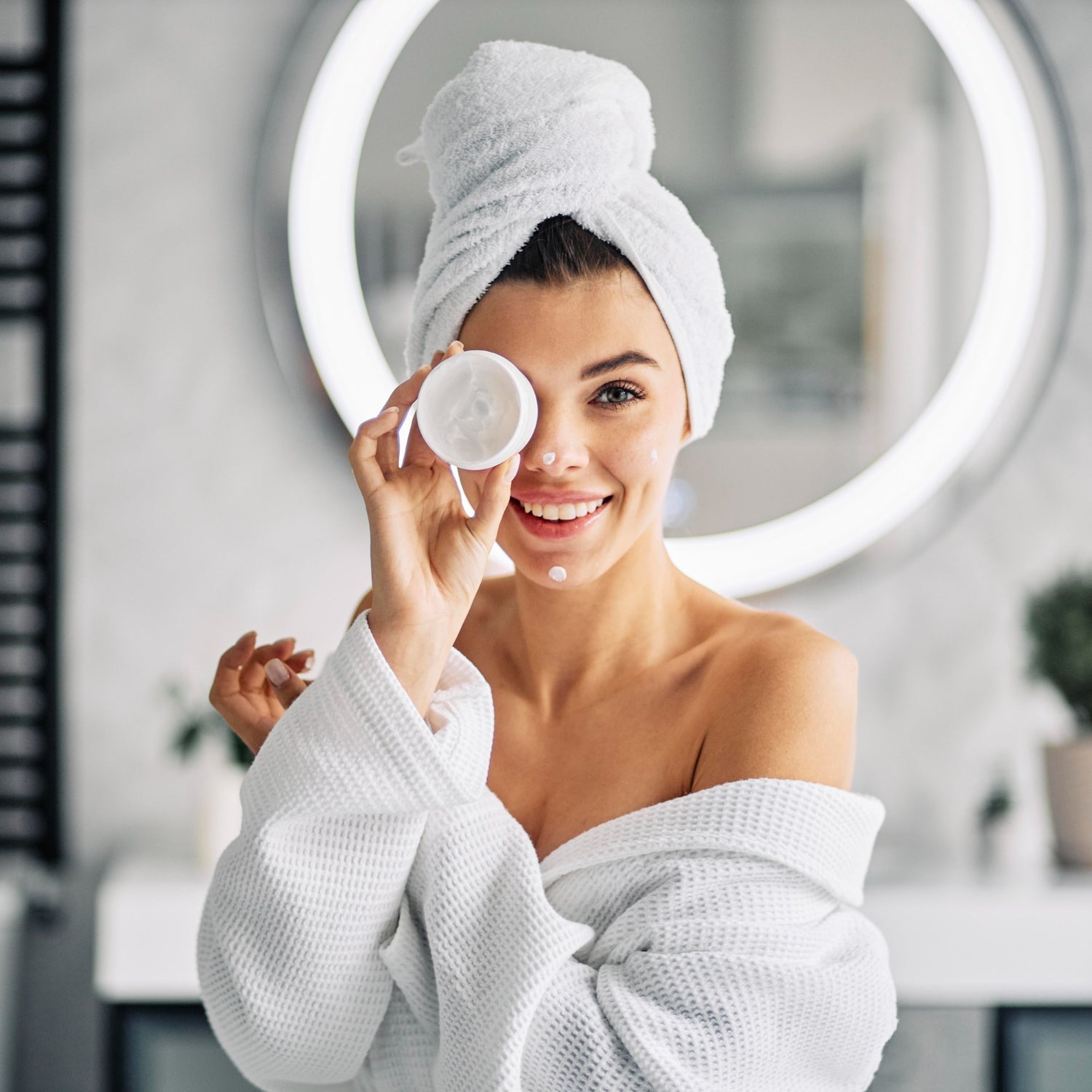 5 Simple Skincare Habits for Naturally Glowing Skin